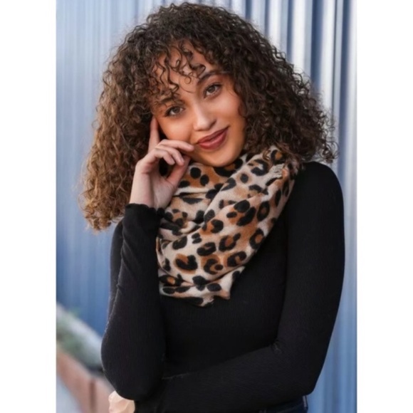 Leopard Print Knit Frayed Hem Infinity Scarf - Picture 2 of 5